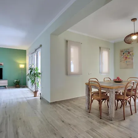 Melias, Luxurious With Superb View Of The Islands, 400 M From The Sea *